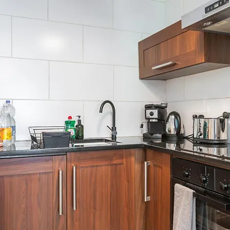 Lovely 2-bed In The Heart Of *