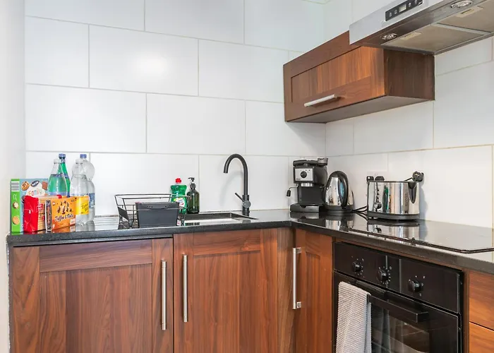 Lovely 2-bed In The Heart Of *