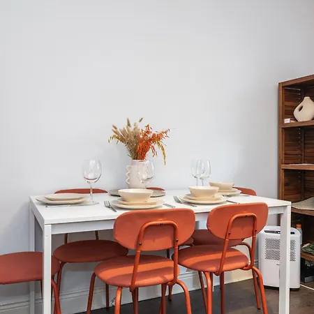 Lovely 2-bed In The Heart Of Апартаменты *