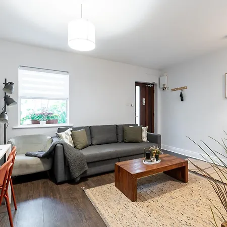 Lovely 2-bed In The Heart Of *