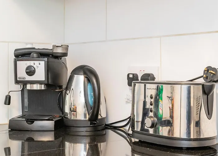 Apartment Lovely 2-bed In The Heart Of *